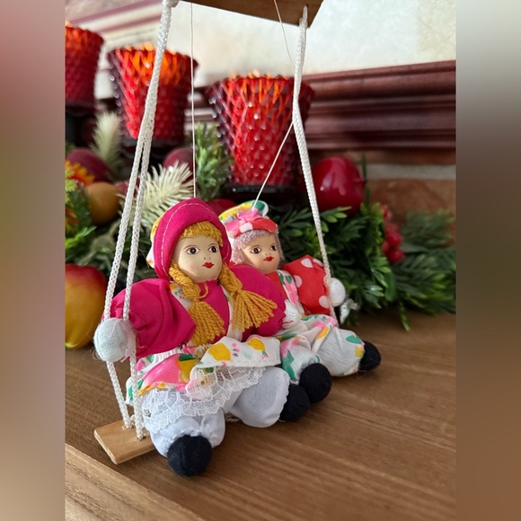 ❤️ Rare Vintage 1976 Miniature Porcelain Clowns On Wooden Swing - Picture 4 of 7